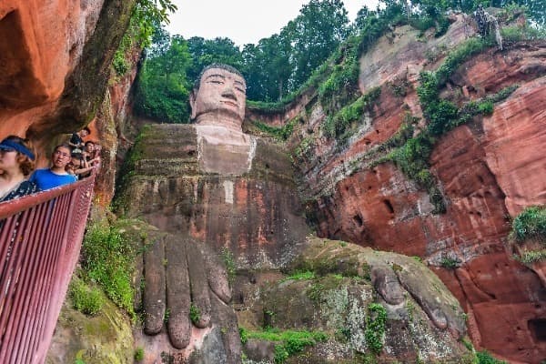 7-Day Chengdu and Jiuzhaigou Fairyland Tour