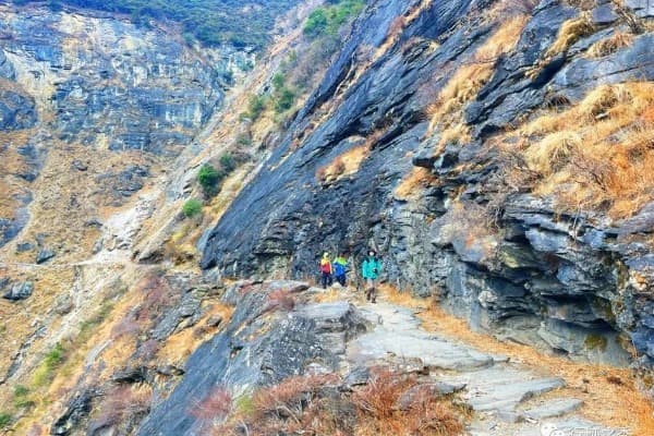 1-Day Hiking Tour of Tiger Leaping Gorge photo 4