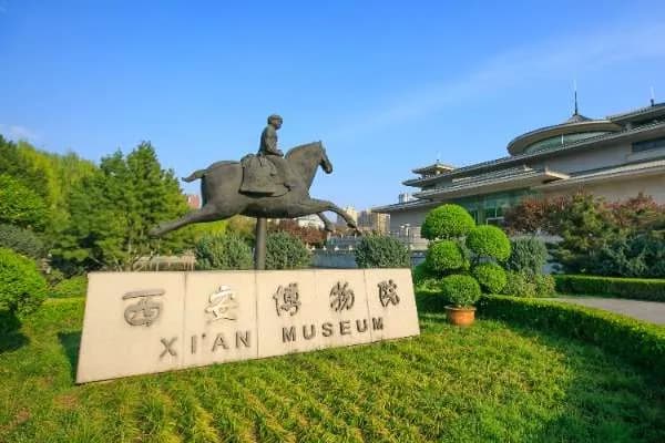 10-Day Golden Ring of China Tour with Hong Kong | Private China Itinerary
