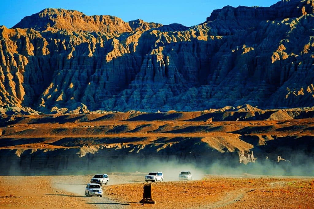 Tibet Travel Guide: A Less “Touristy” Plateau Journal